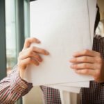 مراجعة المستندات لتجنب أخطاء تأسيس الشركات للأجانب