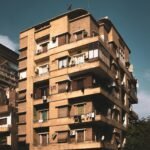 مبنى سكني في القاهرة يوضح موضوع شراء عقار مرهون في مصر