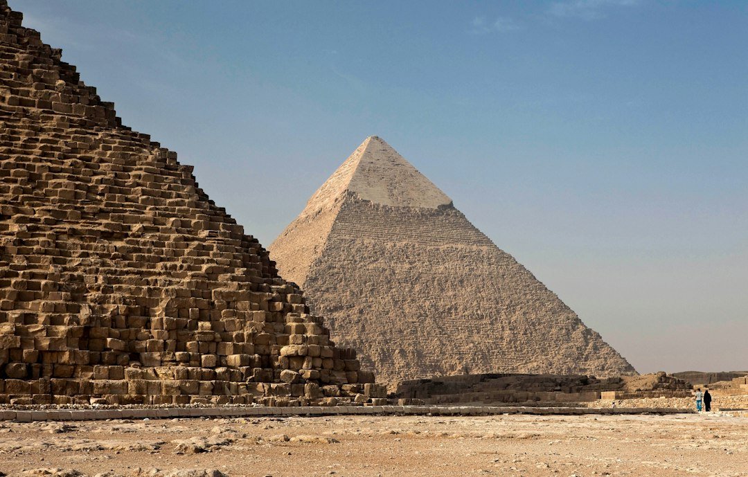 مشهد واقعي من مصر، صورة توضيحية لمقال تنفيذ حكم أجنبي في مصر: المستندات والشروط التي يجب فحصها أولًا